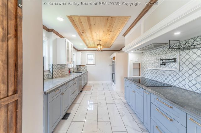 929 Greendale Drive, Charleston, WV 25302