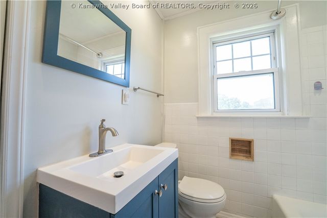 929 Greendale Drive, Charleston, WV 25302
