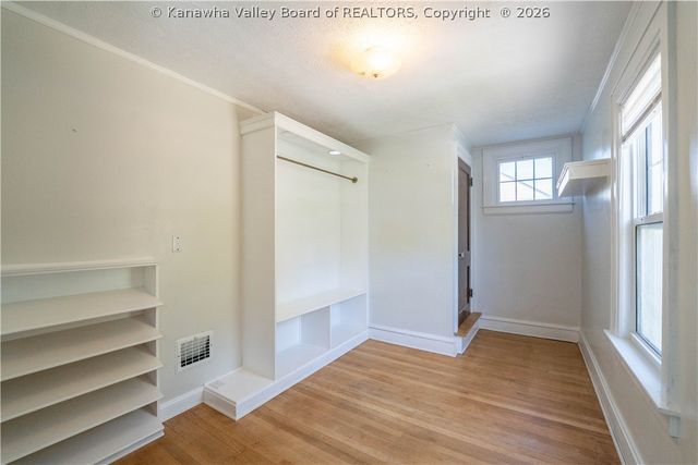 929 Greendale Drive, Charleston, WV 25302