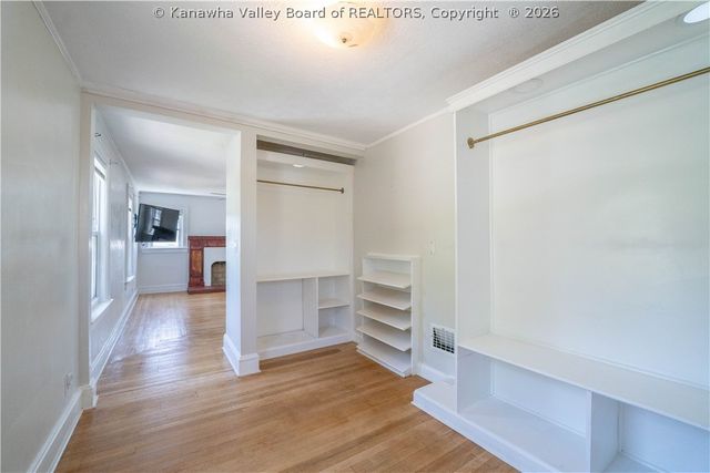 929 Greendale Drive, Charleston, WV 25302