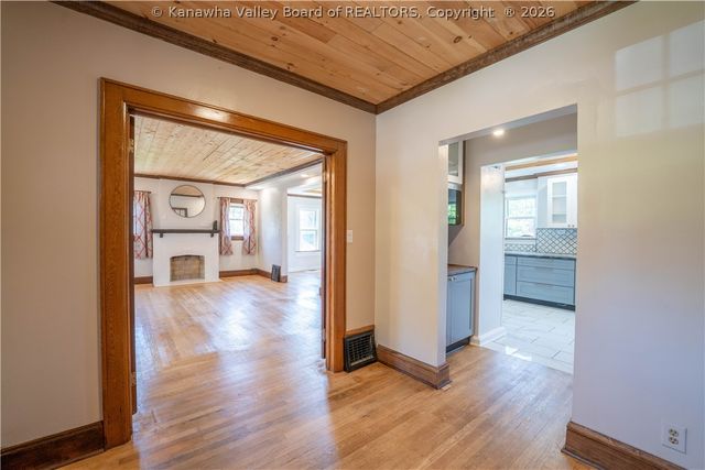 929 Greendale Drive, Charleston, WV 25302