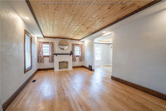 929 Greendale Drive, Charleston, WV 25302