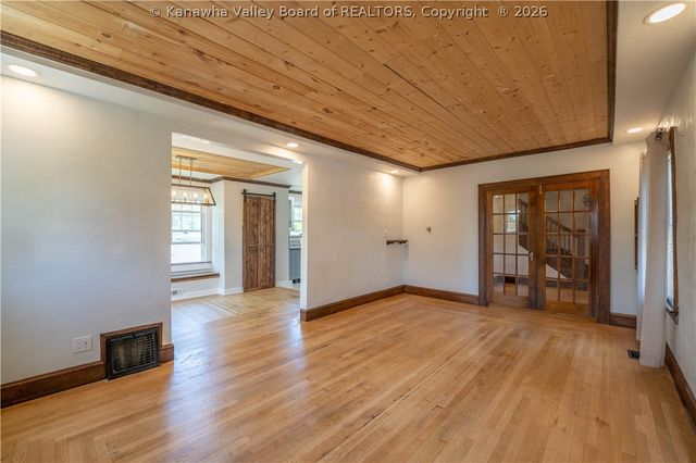 929 Greendale Drive, Charleston, WV 25302