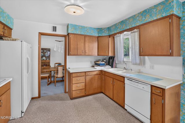 2322 Greenlawn Drive, Toledo, OH 43614