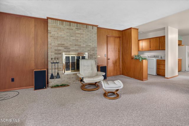2322 Greenlawn Drive, Toledo, OH 43614
