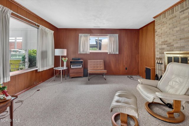 2322 Greenlawn Drive, Toledo, OH 43614