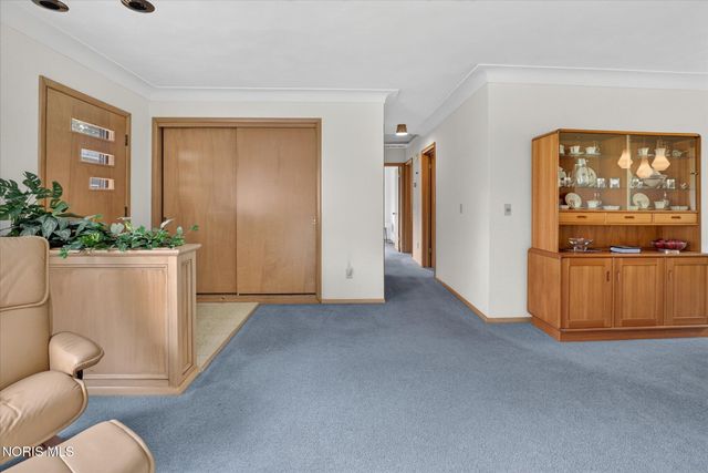 2322 Greenlawn Drive, Toledo, OH 43614