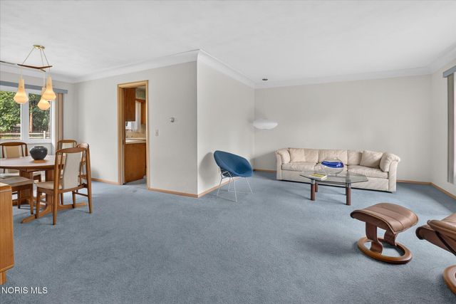 2322 Greenlawn Drive, Toledo, OH 43614