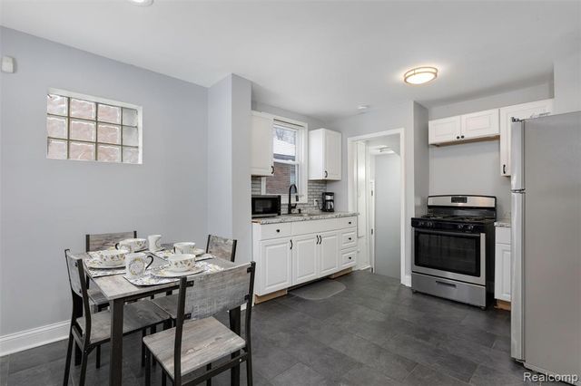 13542 Dolphin Street, Detroit, MI 48223