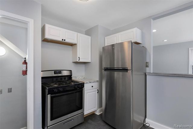 13542 Dolphin Street, Detroit, MI 48223