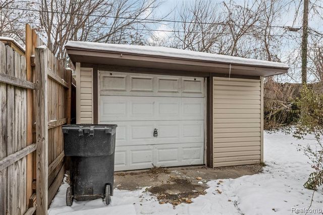 13542 Dolphin Street, Detroit, MI 48223