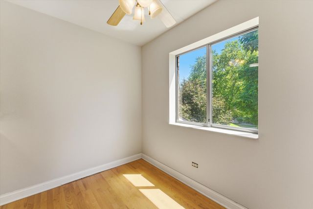 13248 W Circle Drive Parkway 405, Crestwood, IL 60418