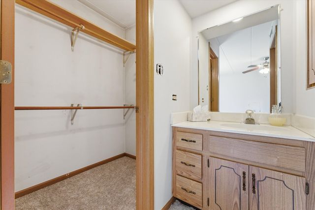 13248 W Circle Drive Parkway 405, Crestwood, IL 60418