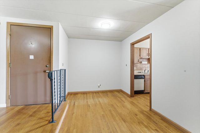 13248 W Circle Drive Parkway 405, Crestwood, IL 60418
