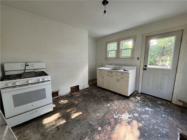 809 Garfield Avenue, Marietta, OH 45750