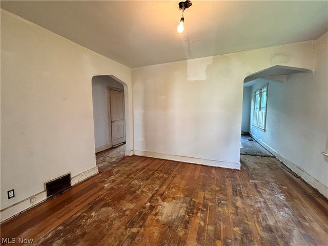 809 Garfield Avenue, Marietta, OH 45750