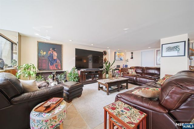 200 Old Palisade Road 16E, Fort Lee, NJ 07024