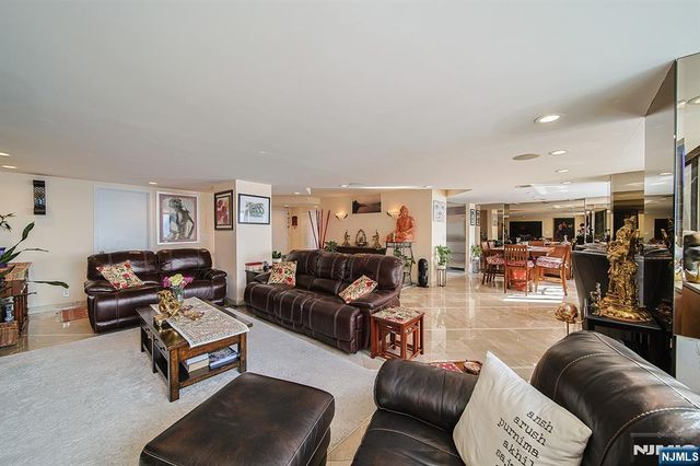 200 Old Palisade Road 16E, Fort Lee, NJ 07024