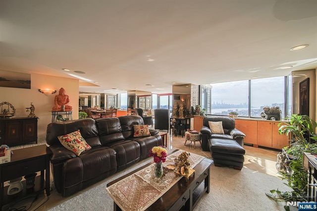200 Old Palisade Road 16E, Fort Lee, NJ 07024