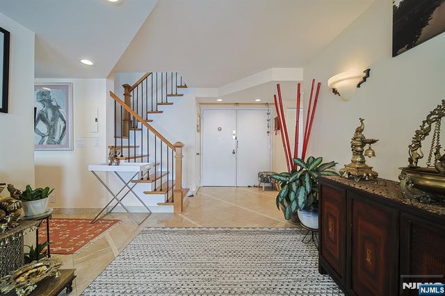 200 Old Palisade Road 16E, Fort Lee, NJ 07024