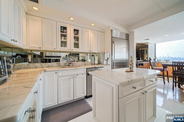 200 Old Palisade Road 16E, Fort Lee, NJ 07024