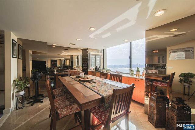 200 Old Palisade Road 16E, Fort Lee, NJ 07024