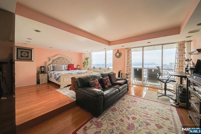 200 Old Palisade Road 16E, Fort Lee, NJ 07024