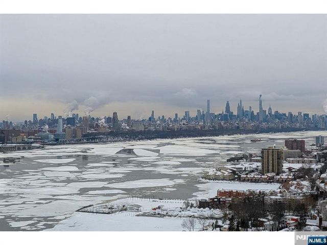 200 Old Palisade Road 16E, Fort Lee, NJ 07024