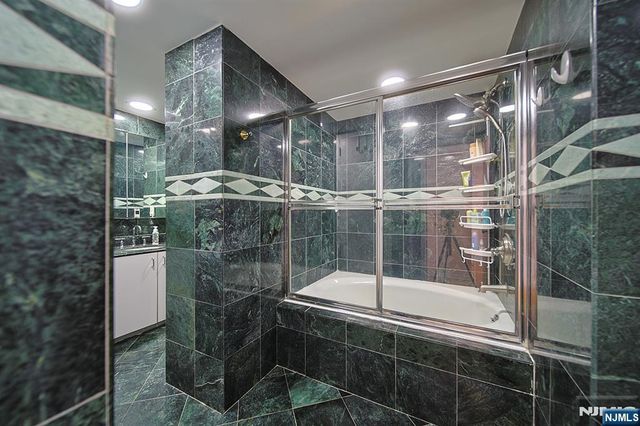 200 Old Palisade Road 16E, Fort Lee, NJ 07024