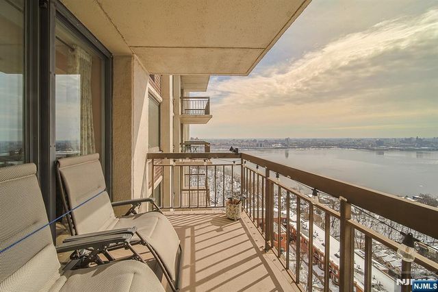 200 Old Palisade Road 16E, Fort Lee, NJ 07024
