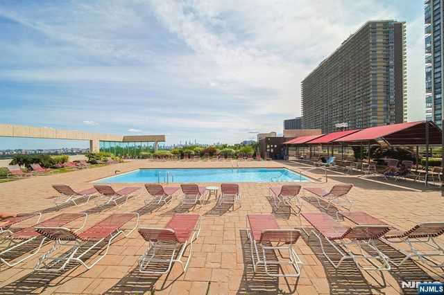 200 Old Palisade Road 16E, Fort Lee, NJ 07024