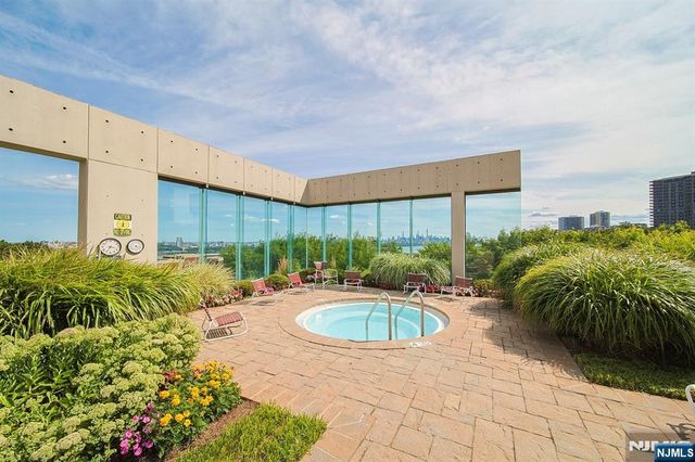 200 Old Palisade Road 16E, Fort Lee, NJ 07024