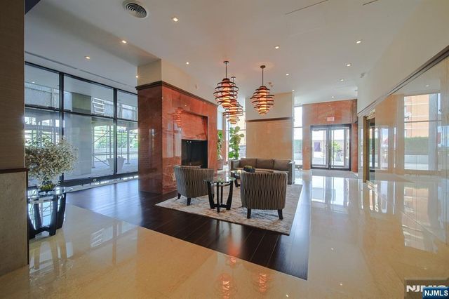 200 Old Palisade Road 16E, Fort Lee, NJ 07024