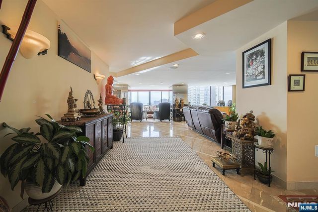 200 Old Palisade Road 16E, Fort Lee, NJ 07024