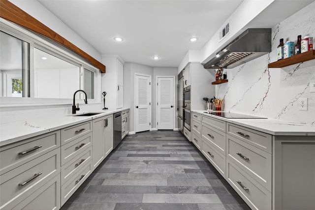 8407 MILLWOOD DRIVE, Tampa, FL 33615