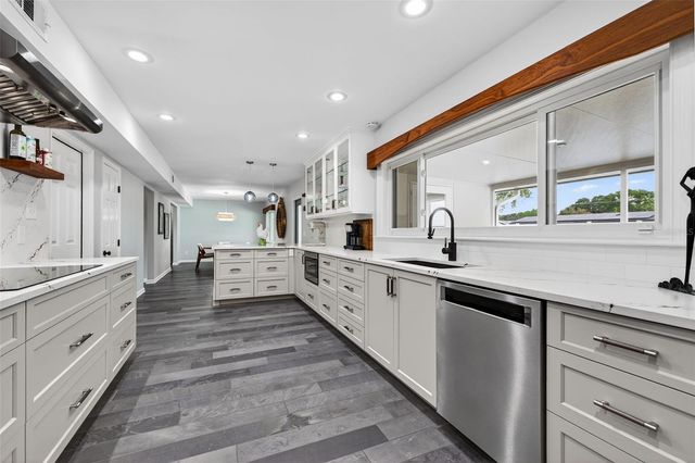 8407 MILLWOOD DRIVE, Tampa, FL 33615