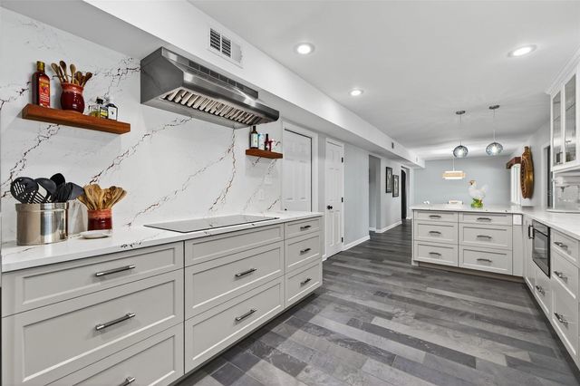 8407 MILLWOOD DRIVE, Tampa, FL 33615