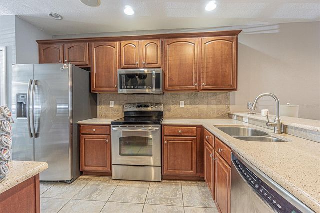 12323 HEALEY SUMMIT LANE, Riverview, FL 33579