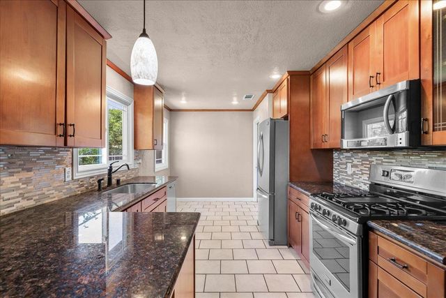 2065 Christina Ave, Stockton, CA 95204