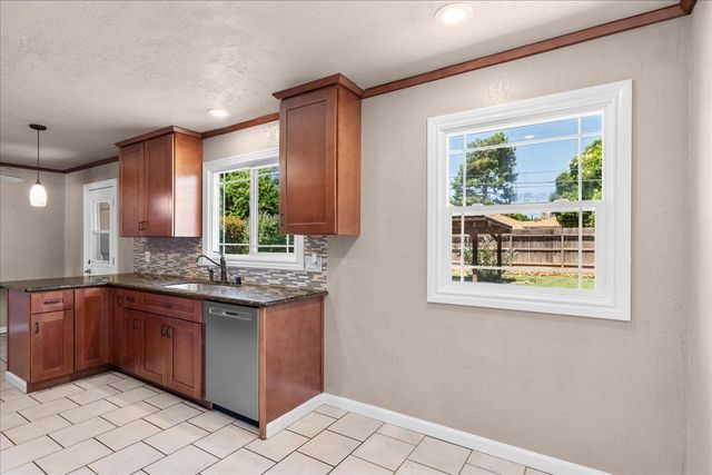 2065 Christina Ave, Stockton, CA 95204