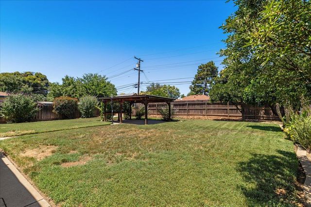 2065 Christina Ave, Stockton, CA 95204