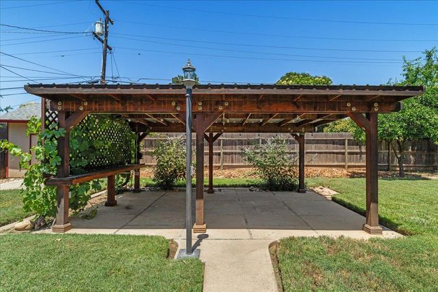 2065 Christina Ave, Stockton, CA 95204