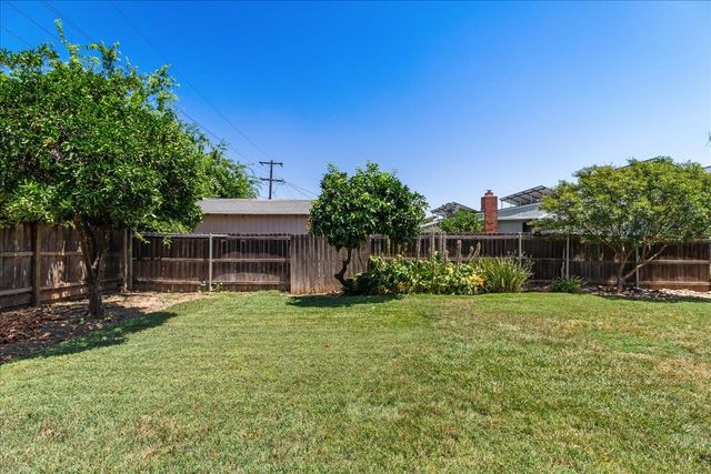 2065 Christina Ave, Stockton, CA 95204