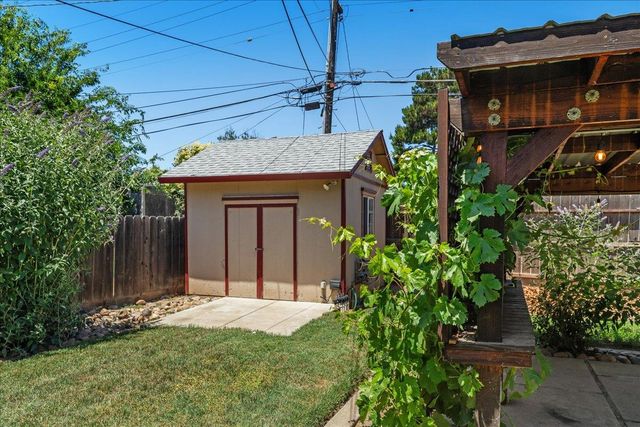 2065 Christina Ave, Stockton, CA 95204