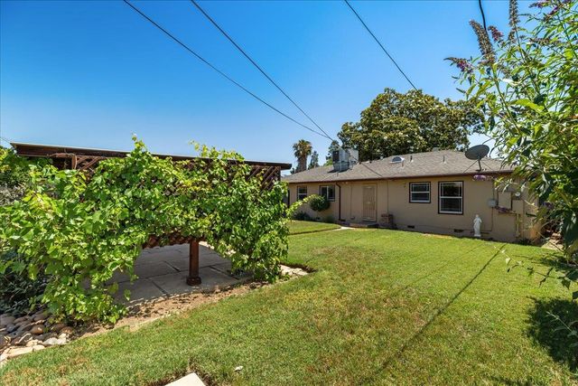 2065 Christina Ave, Stockton, CA 95204