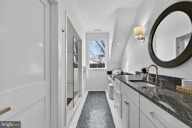 1 FOXTROT KNOLL LN, Middleburg, VA 20117