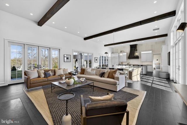 1 FOXTROT KNOLL LN, Middleburg, VA 20117