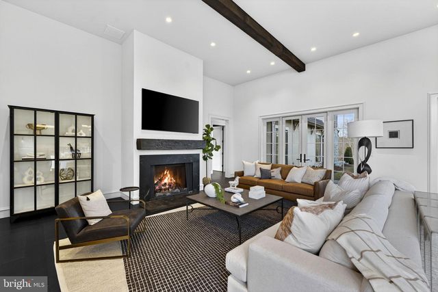 1 FOXTROT KNOLL LN, Middleburg, VA 20117