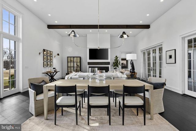 1 FOXTROT KNOLL LN, Middleburg, VA 20117