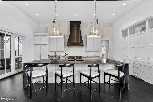 1 FOXTROT KNOLL LN, Middleburg, VA 20117